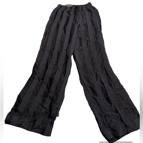Stockholm Atelier & Other Stories Pants - EUC Stockholm Atelier & Other Stories size 2 Navy Blue Striped Rayon pants
